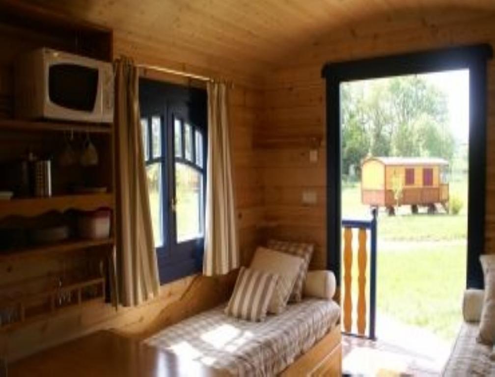 Les Roulottes & Cottages Du Moulin Chenille-Change Екстер'єр фото