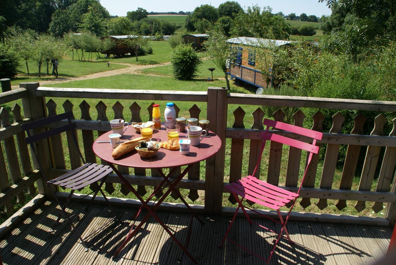Les Roulottes & Cottages Du Moulin Chenille-Change Екстер'єр фото